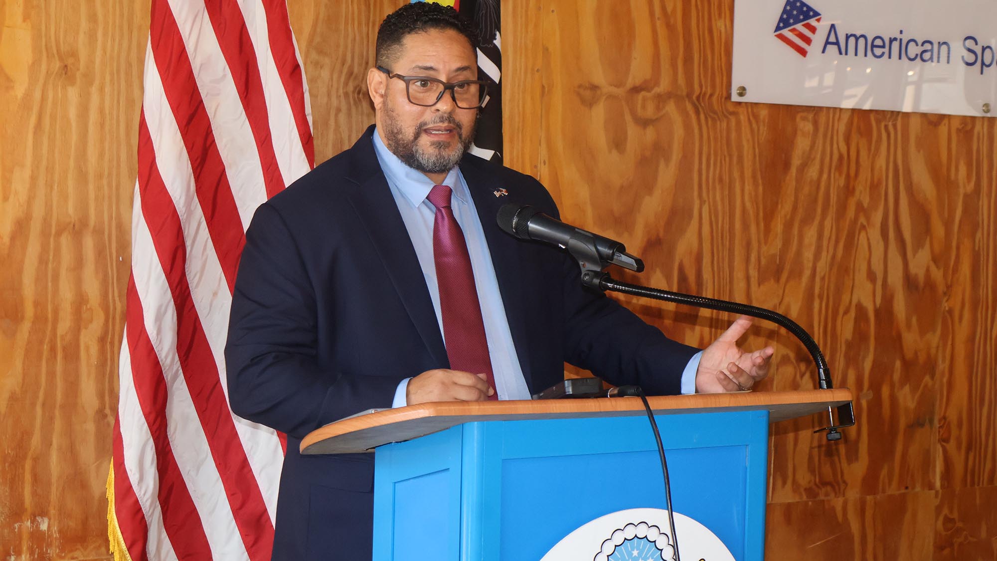 US Embassy Chargé d’Affaires Marc Weinstock makes his remarks at the ceremony. 